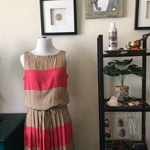 Beige with a pop of color pink!